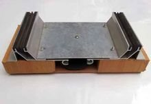 建筑变形缝装置